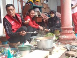Perayaan HUT Ketum Megawati DPC PDI-P Kota Makan Bersama Rakyat