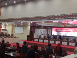 Fraksi Demokrat Interupsi Pertanyakan PAW Mungliana