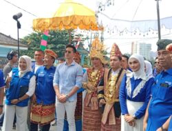 Relawan Putri Zulhas Histeris Minta Foto Selfie Bersama Artis Verrell