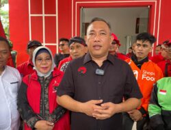 Daftar Cagub, Umar Ahmad Dikawal Ojek Online dan Pecinta Motor Antik