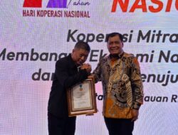 Ketua TKBM Panjang Agus Sujatma Dinobatkan Sebagai Tokoh Pengggerak Koperasi