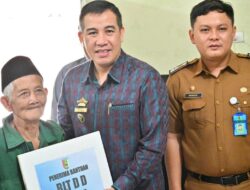 Bupati Pesawaran Dendi Hadiri Penyerahan BLT DD di Negeri Katon