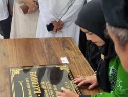 Walikota Eva Resmikan Masjid Ar-Raudhoh di Komplek Taman Surapati