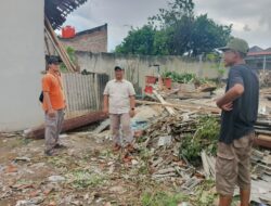 Anggota DPRD Agus Dj Tinjau dan Bantu Warga Gunter yang Terdampak Puting Beliung