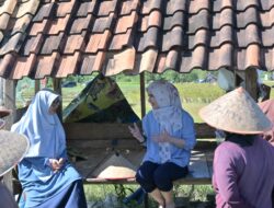 Nanda Indira Bunda KWT Pesawaran Tampung Aspirasi Petani Bawang