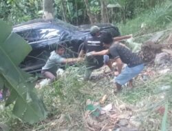 Jalan Raya Suban Panjang Telan Korban, 1 Unit Fortuner Masuk Jurang