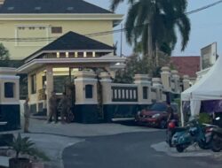 Rumah Mantan Bupati Pesawaran Dendi R Digeleh Kejati Lampung