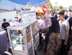 Dukung Ekonomi Lokal, Bunda Eva Nikmati Wisata UMKM di Bandarlampungi