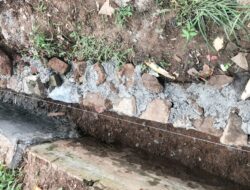 Ketua Fraksi PDI-P Geram Lihat Proyek Drainase Gunakan Puing-Puing Bukan Batu
