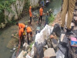 Diterjang Arus Deras Tembok 7 Meter di Antasari Jebol, Menutupi Aliran Sungai