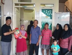 Pererat Silaturahmi dan Persaudaraan Pengurus Masjid Nurul Yaqin Way-Halim Santuni Kaum Duafa