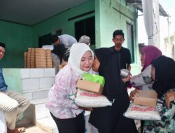 Anggota DPRD Rutin Berbagi, Pepy Asih Wulandari Salurkan Bantuan Beras ke-Warga