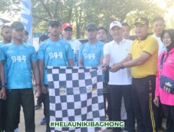 Pemkab Pesisir Barat Turut Meriahkan Jalan Sehat HUT Bhayangkara Ke-80 Bersama Polres 